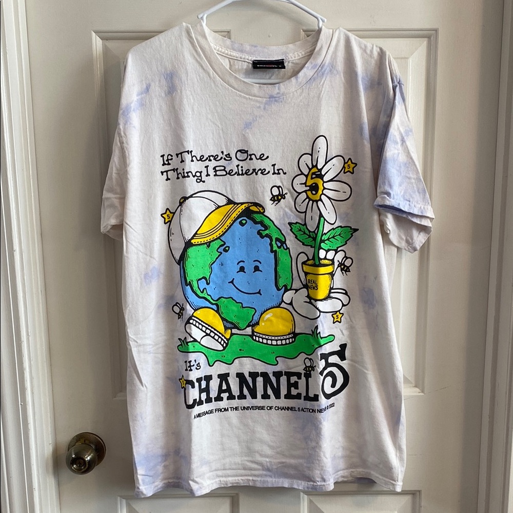 Channel 5 - graphic tee